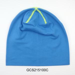 Running beanie with luminous overlock seam