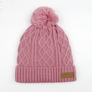 Women's pompom hat